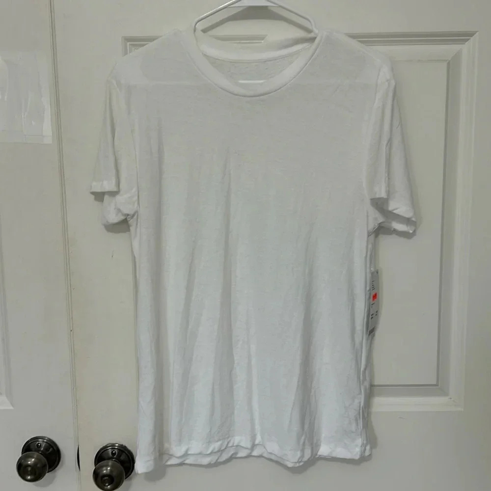 BDG white crewneck T-shirt size small urban outfitters short sleeve T-shirt NWT